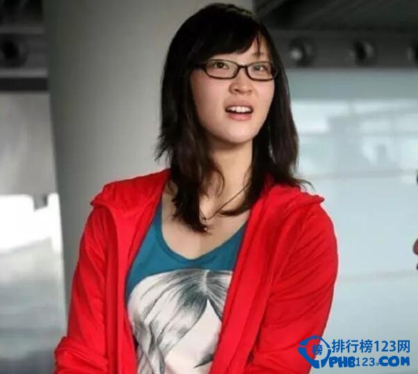 中国最美运动员排行榜，舒思瑶身体360度大转弯不费力！