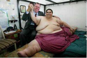 世界上最胖的男人：曼努埃尔·乌里韦(体重1120斤还找到了老婆)